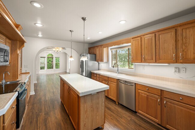 Building Photo - 27723 Crozet Dr