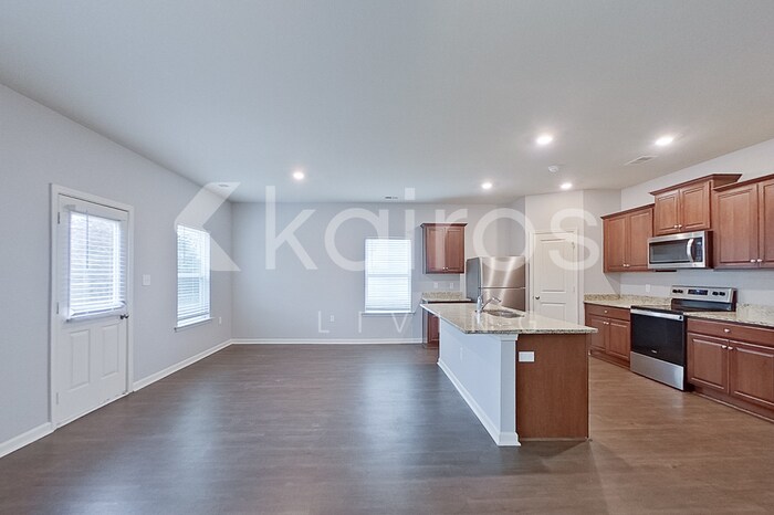 Building Photo - 1056 Pilgrim Ln