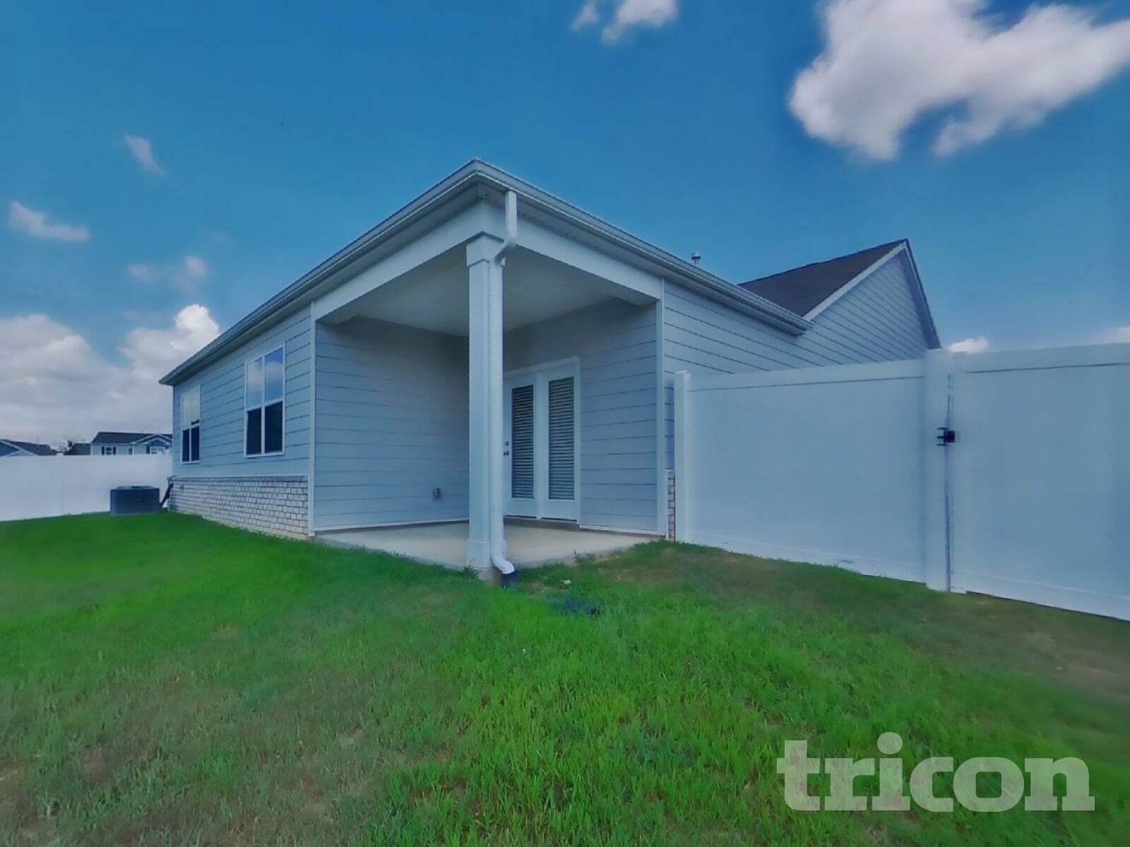 Building Photo - 2028 Tate Farm Ln