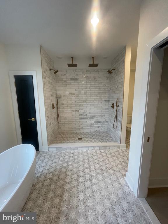 Building Photo - 7519 Ridge Ave