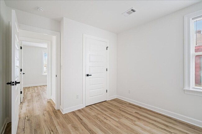 Building Photo - Spacious 4BR/2BA Home with 1,387 Sq Ft — Prime Memphis Location!