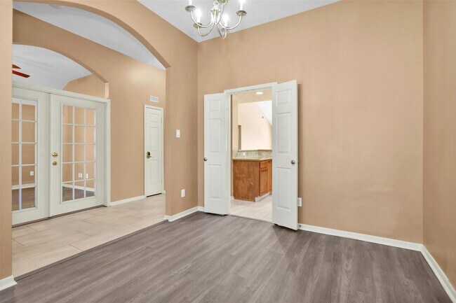 Building Photo - 10822 Oak Acres Dr