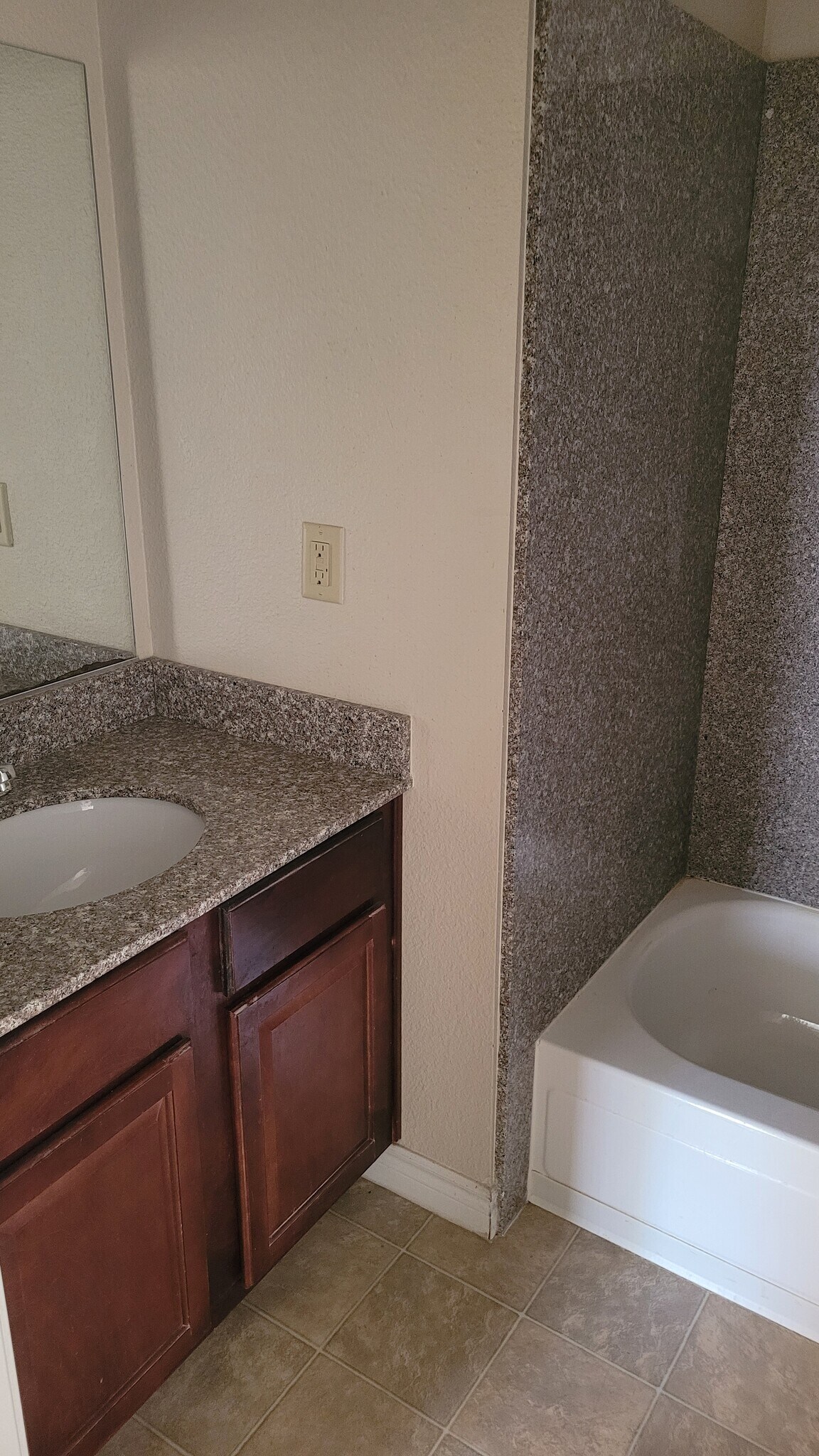 Building Photo - 5251 Indian River Dr