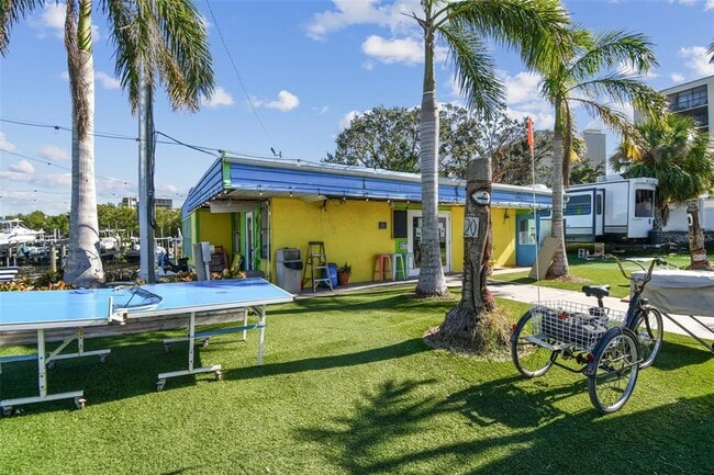Building Photo - 900 Cove Cay Dr