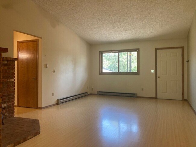 Building Photo - 501 S 15th Ave