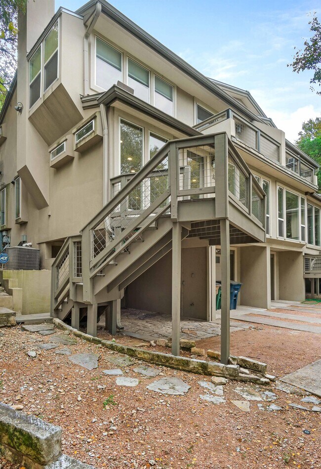 Building Photo - 701 Azie Morton Rd