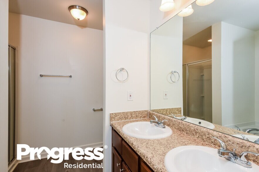 Building Photo - 222 Westridge Cir