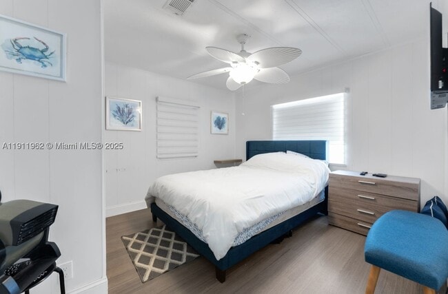 Building Photo - 164 Blue
