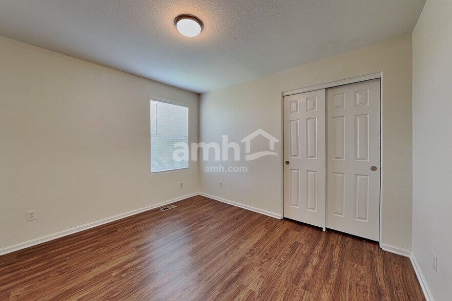 Building Photo - 16322 E 104th Way