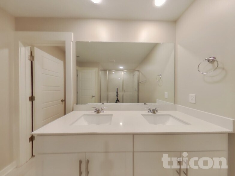 Building Photo - 427 Wind Dance Dr