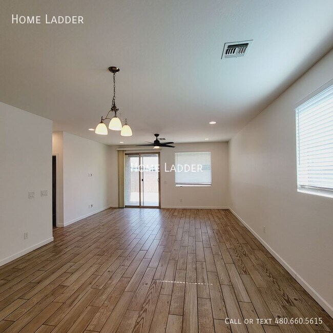 Building Photo - 13337 W Lariat Ln