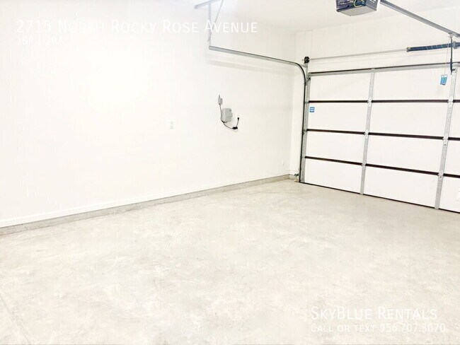 Building Photo - 2715 N Rocky Rose Ave