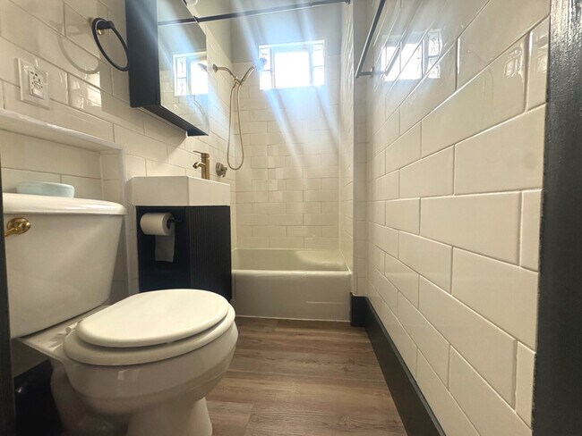 Building Photo - 2429-2431 S 34th St