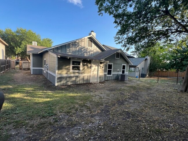 Primary Photo - 8015 Copper Trail Dr