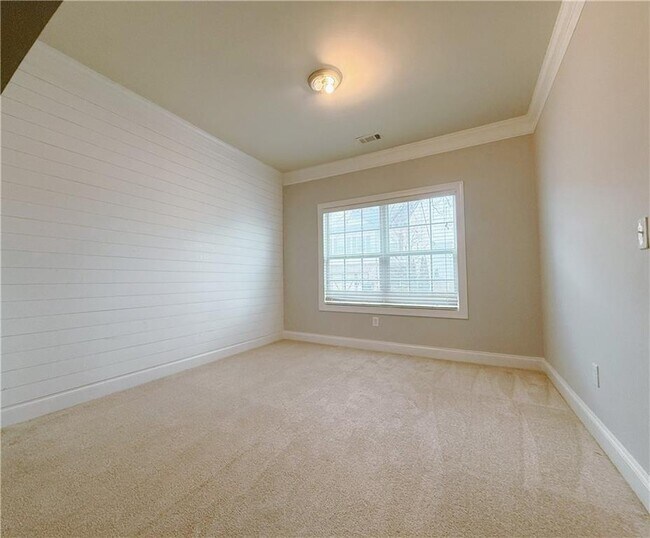 Building Photo - 5691 Apple Grove Rd NE