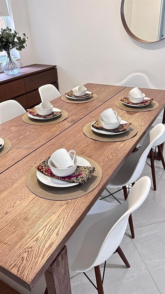 Building Photo - 19701 E Country Club Dr