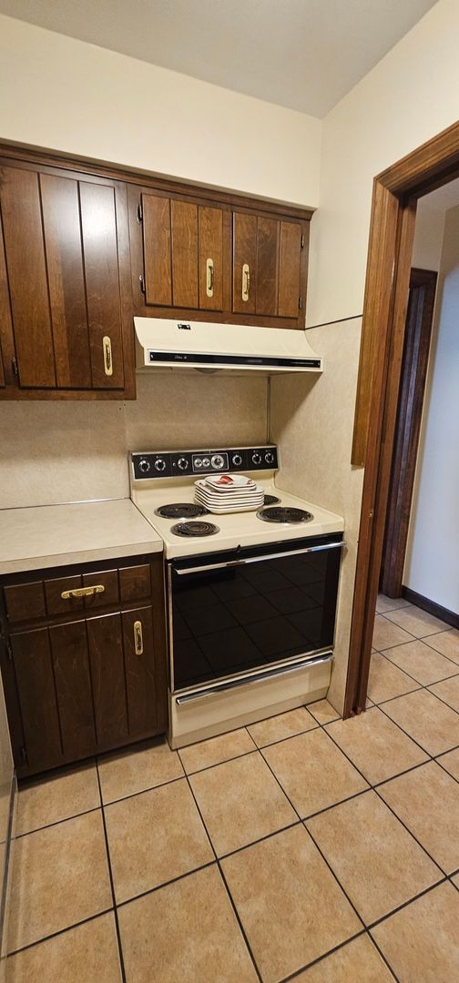 Building Photo - 2 Bedroom 1 Bath House $1,600 - Available May 2026!