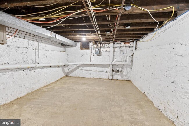Building Photo - 345 Beaver St