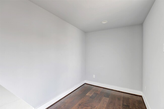 Building Photo - 3309 Baron St