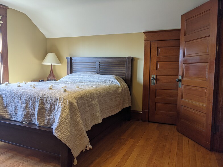 Bedroom 6 - 82 Hungerford Terrace