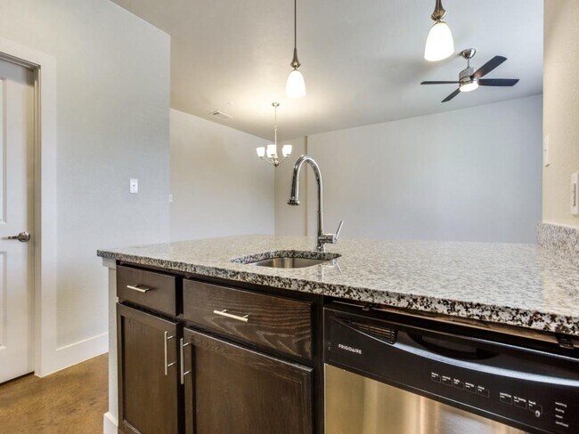 Building Photo - 3221 Elihu St