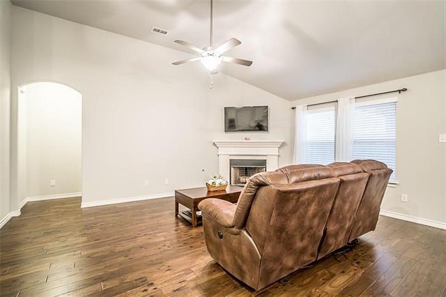 Building Photo - 1020 Rose Garden Dr