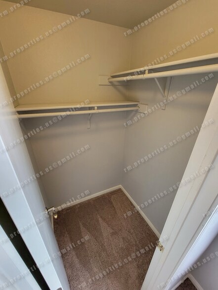 Second (middle) bedroom closet - 2874 Southampton Way