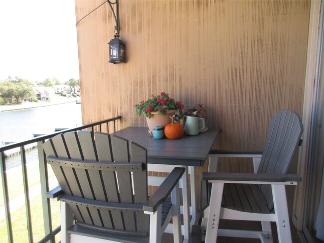 Building Photo - 12600 Melville Dr