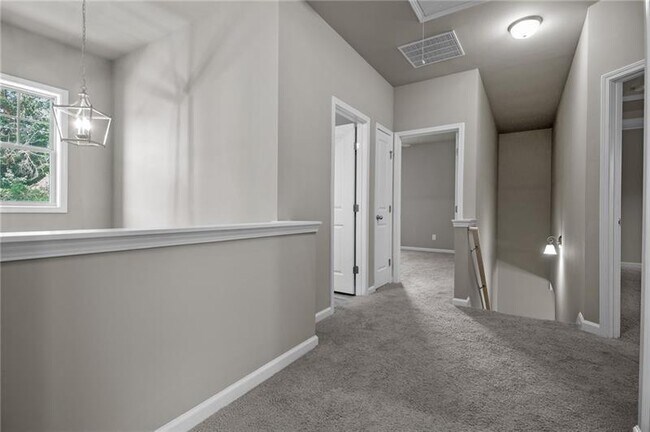 Building Photo - 1153 Chester Wy