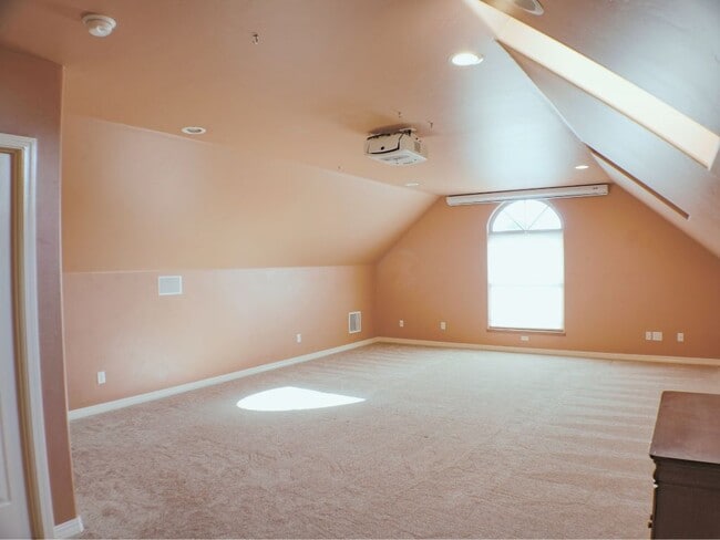 Building Photo - 303 Belden Ct