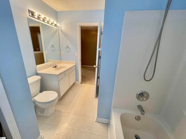 Building Photo - 203 Stillwater Ct