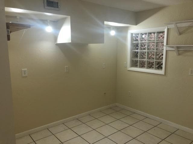 Building Photo - 224 Lake Winnemissett Dr