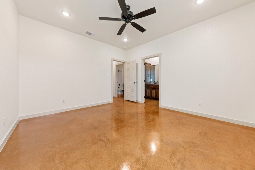 Building Photo - 1912 Caspian Trl