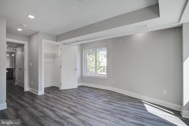 Building Photo - 540 S 52nd St