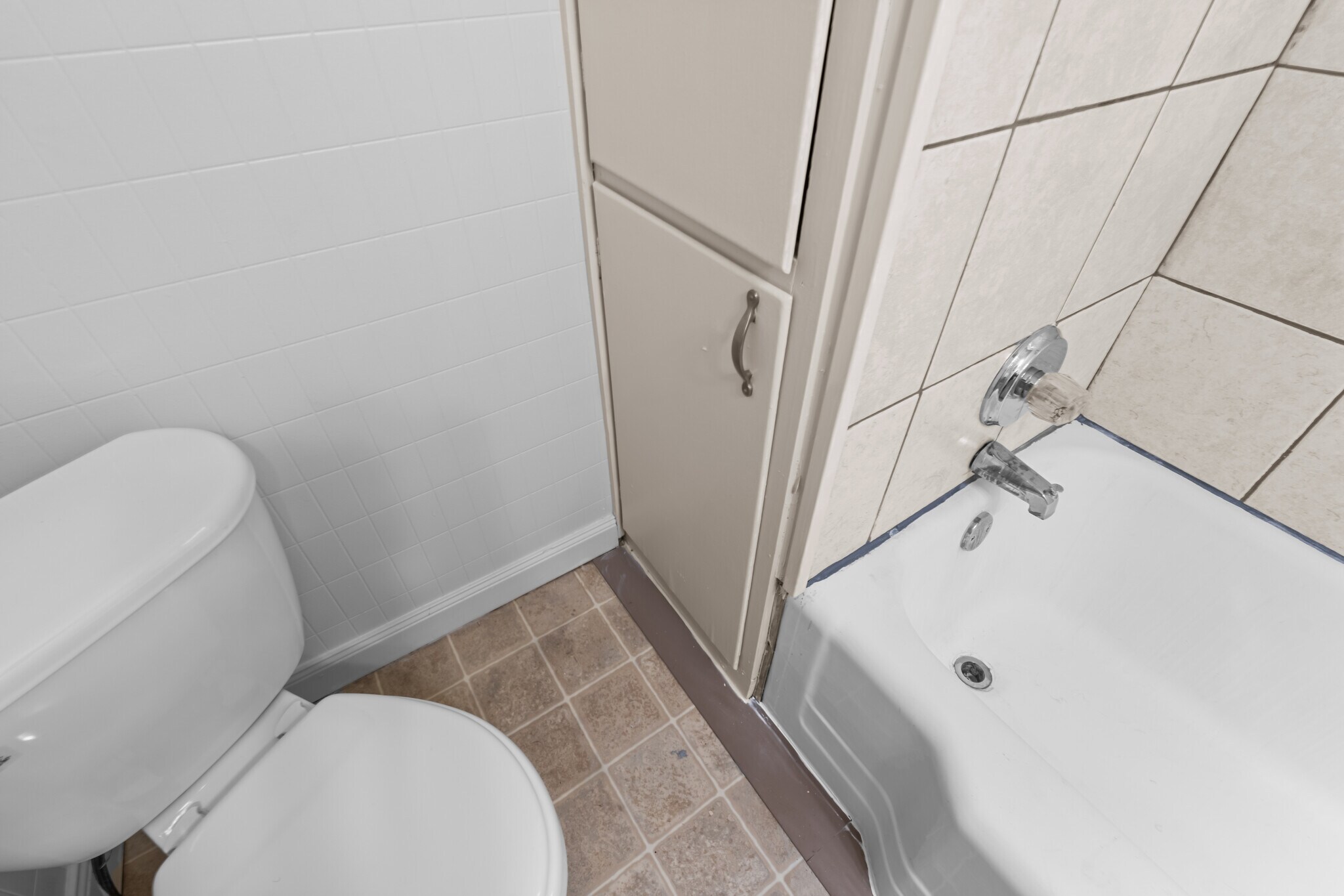 Building Photo - 1005 Woodsdale Ave