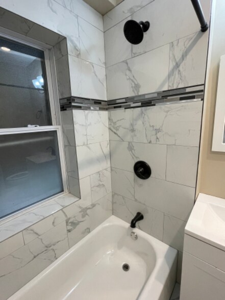 Building Photo - 3342 W Douglas Blvd