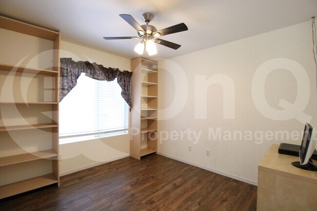 Building Photo - 3845 W Charlotte Dr