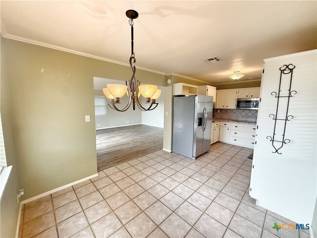 Building Photo - 275 Halm Dr