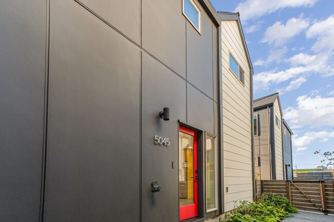 Building Photo - Opportunity to rent a new construction hom...