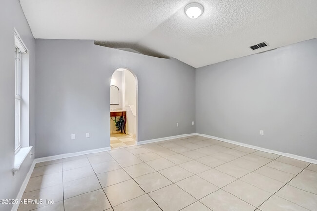 Building Photo - 13002 Viburnum Dr S