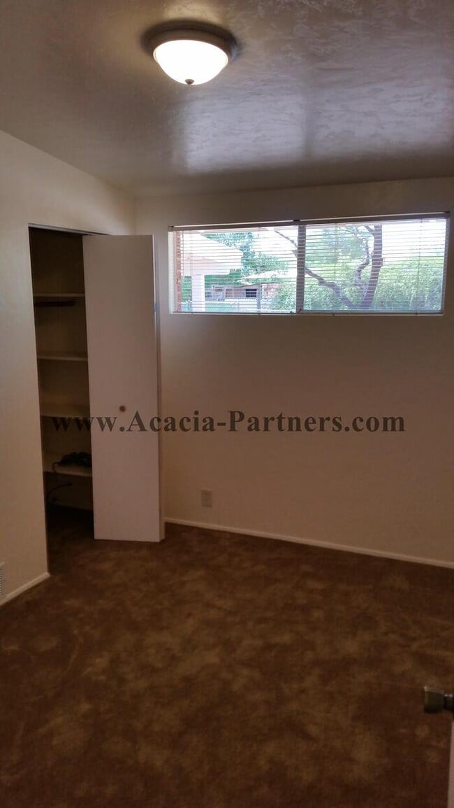 Building Photo - Spacious Eastside Property w/ Fenced Yard