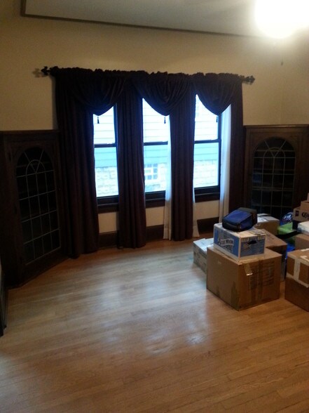 Building Photo - 1361-1363 N Hawley Rd