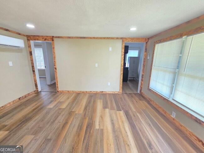 Building Photo - 1030 Dennis St