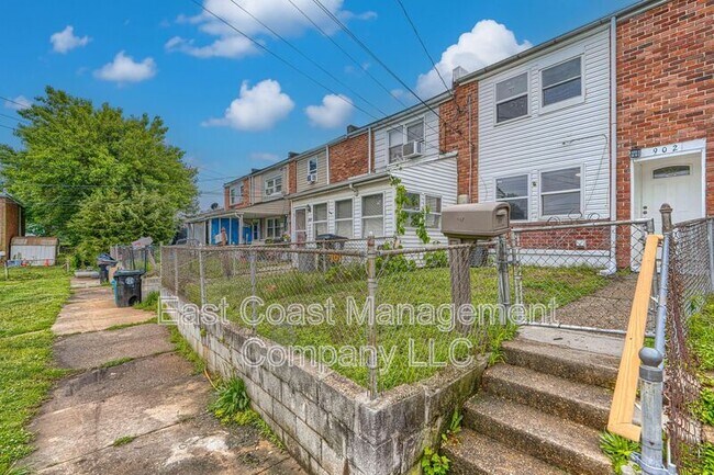 Building Photo - 902 Catawba Ct
