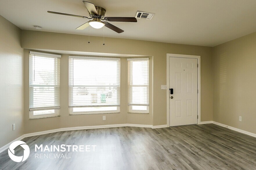 Building Photo - 1411 SE 17th Terrace