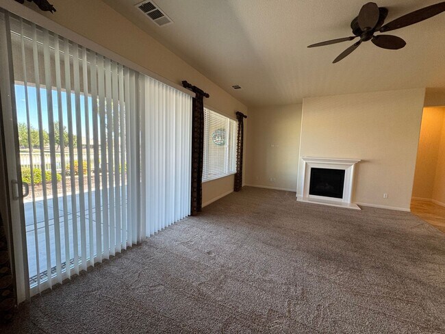 Building Photo - 55 + Community of Sun City Del Webb in App...