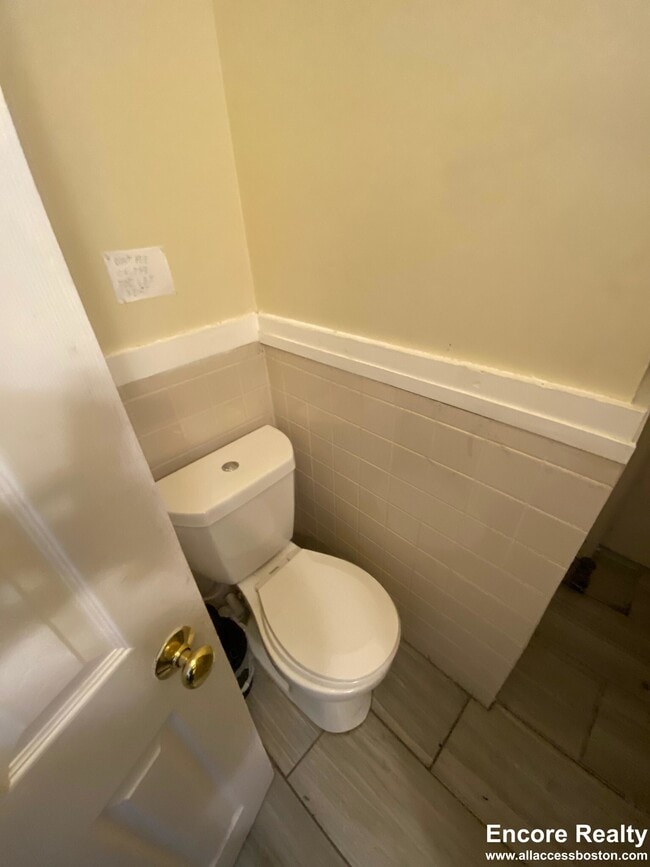 Building Photo - 38 Hemenway St