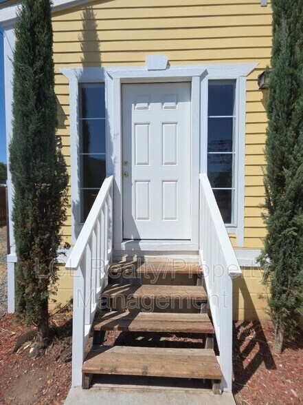 Building Photo - 32958 CA-74
