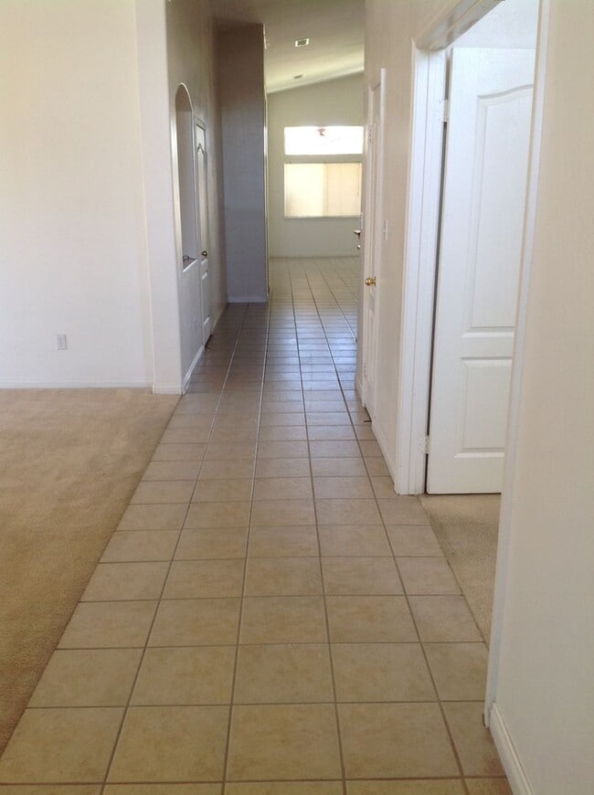 Building Photo - 504 Tabor Way