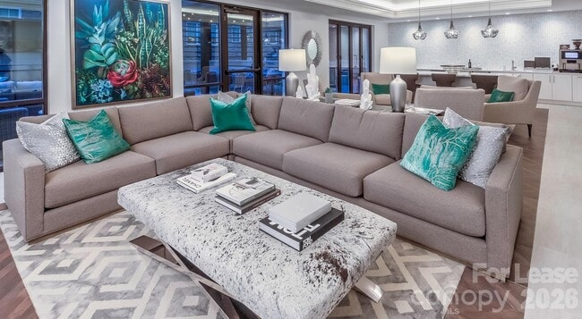 Building Photo - 2426 Vail Ave